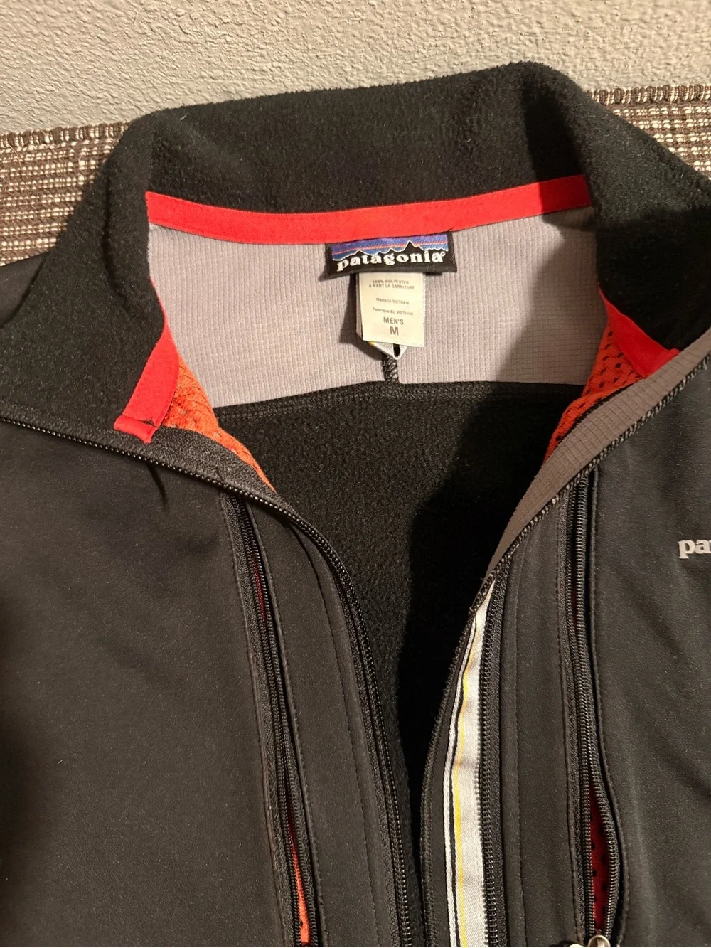 Patagonia Wind Shield Jacket Mens Medium M Black Thermal Lined Full Zip